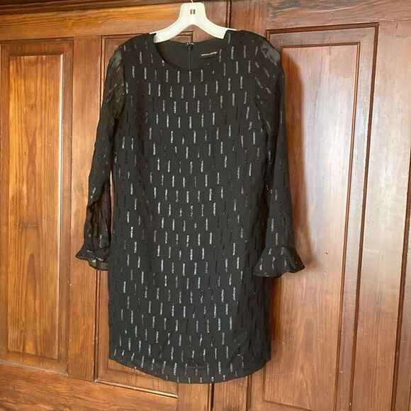 Banana Republic Black Metallic Ruffle Cuff Long Sleeve Shift Mini Dress Size 4P - Picture 1 of 9